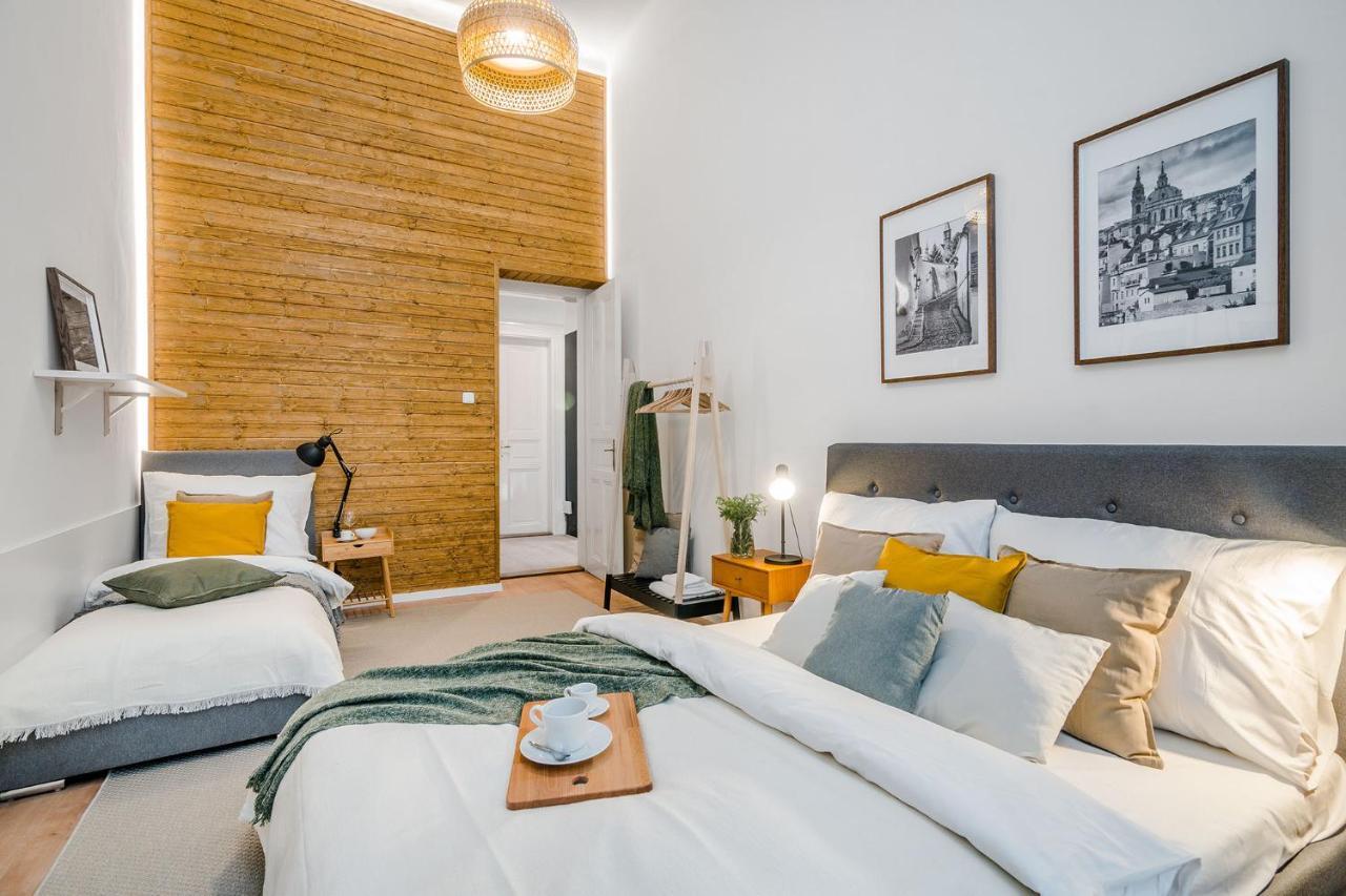 Ferienwohnung Modern&Huge APTs in Center by Michal&Friends Prag Exterior foto