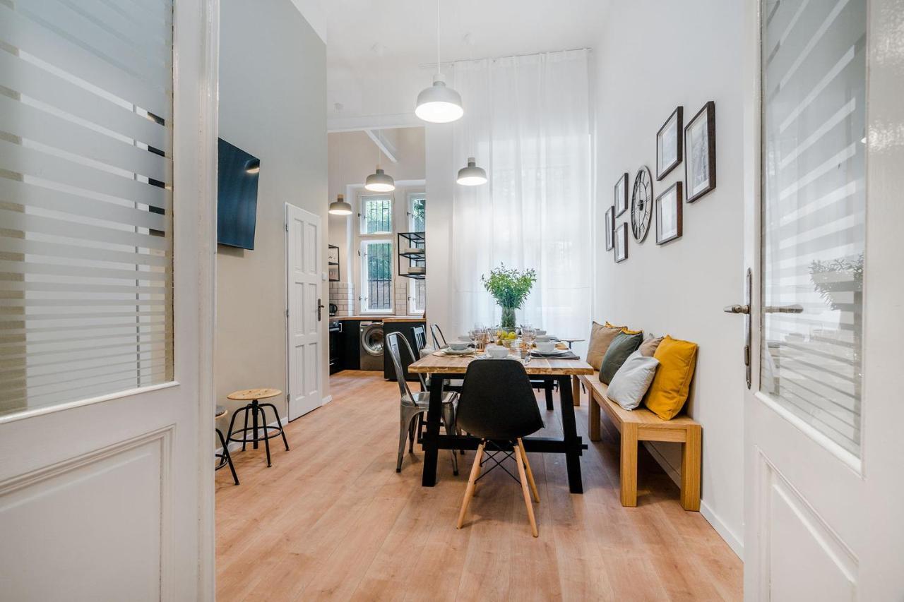Ferienwohnung Modern&Huge APTs in Center by Michal&Friends Prag Exterior foto