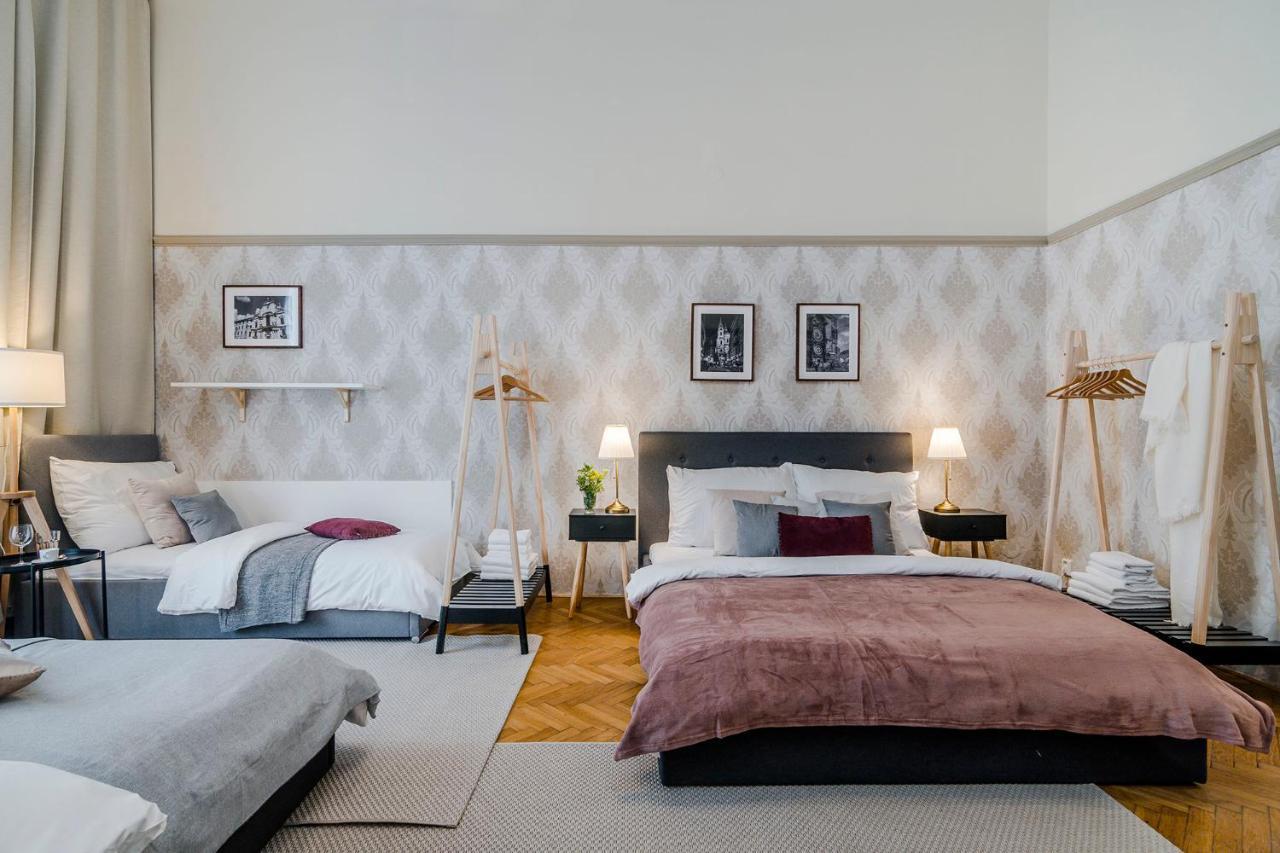 Ferienwohnung Modern&Huge APTs in Center by Michal&Friends Prag Exterior foto