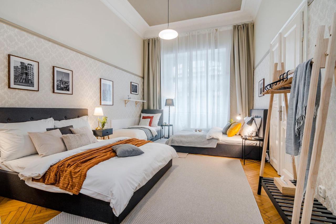 Ferienwohnung Modern&Huge APTs in Center by Michal&Friends Prag Exterior foto