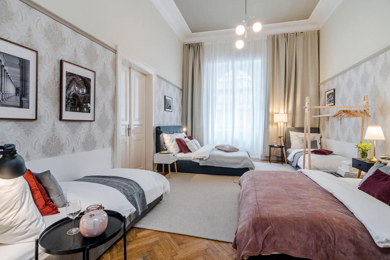 Ferienwohnung Modern&Huge APTs in Center by Michal&Friends Prag Exterior foto