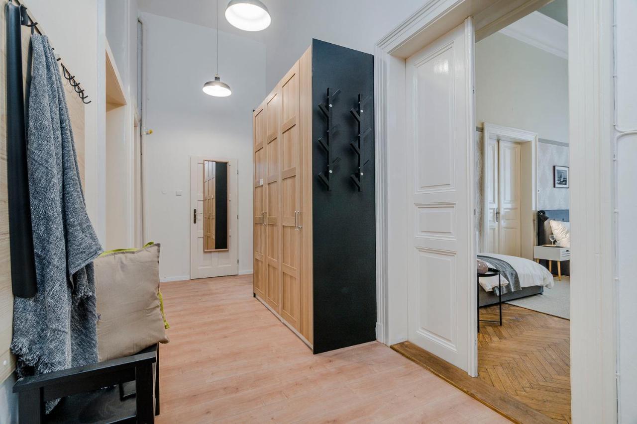 Ferienwohnung Modern&Huge APTs in Center by Michal&Friends Prag Exterior foto