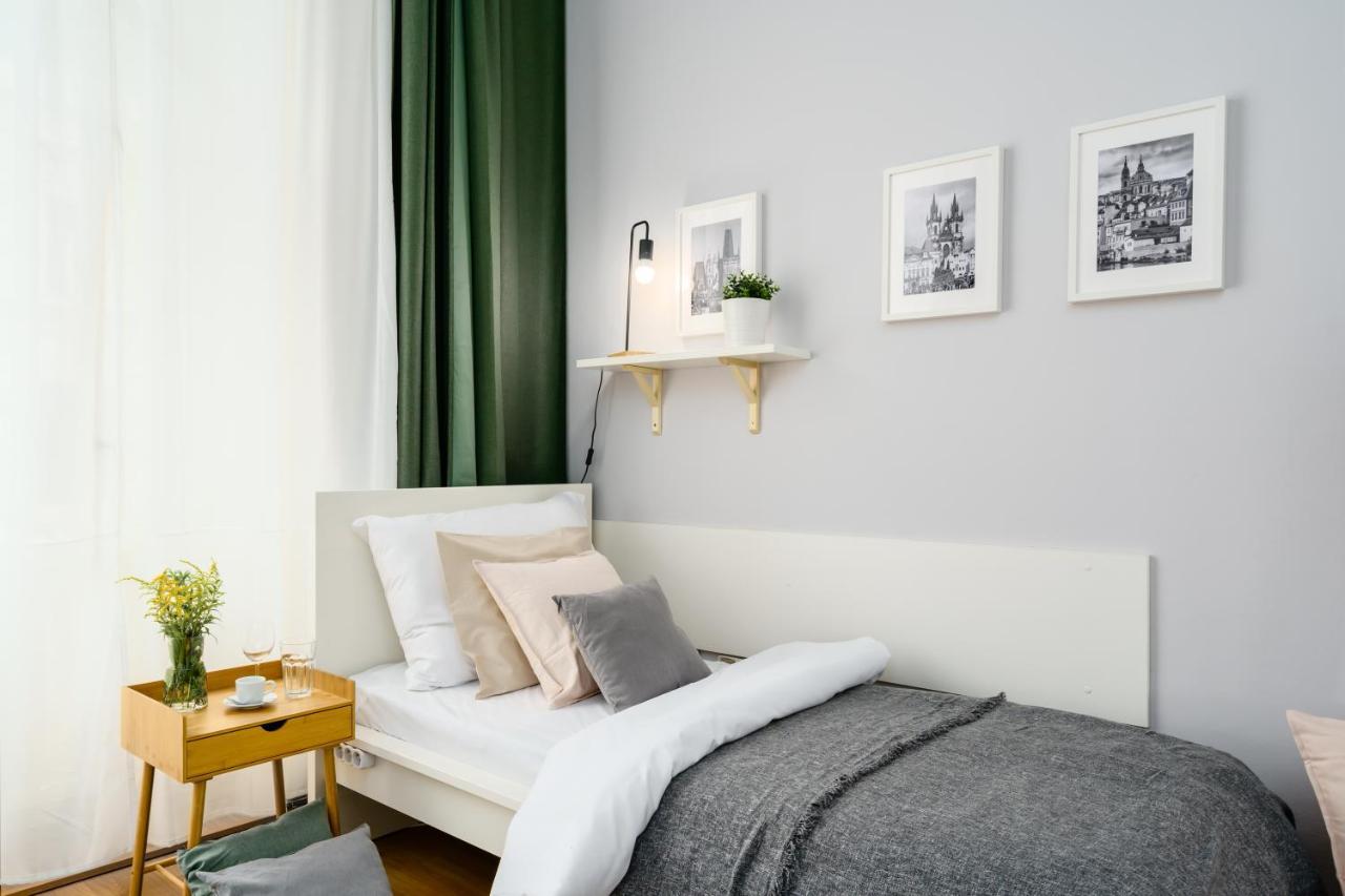 Ferienwohnung Modern&Huge APTs in Center by Michal&Friends Prag Exterior foto