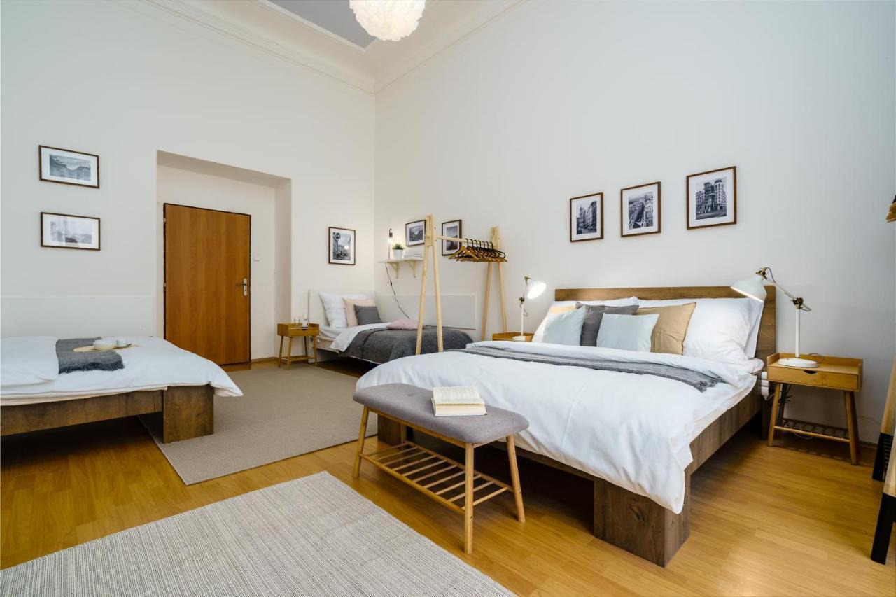 Ferienwohnung Modern&Huge APTs in Center by Michal&Friends Prag Exterior foto