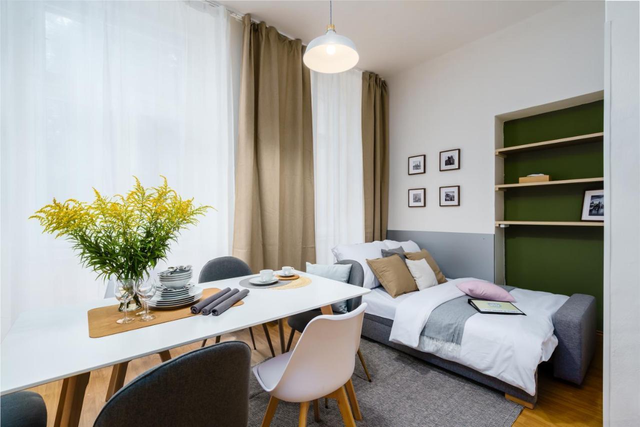 Ferienwohnung Modern&Huge APTs in Center by Michal&Friends Prag Exterior foto