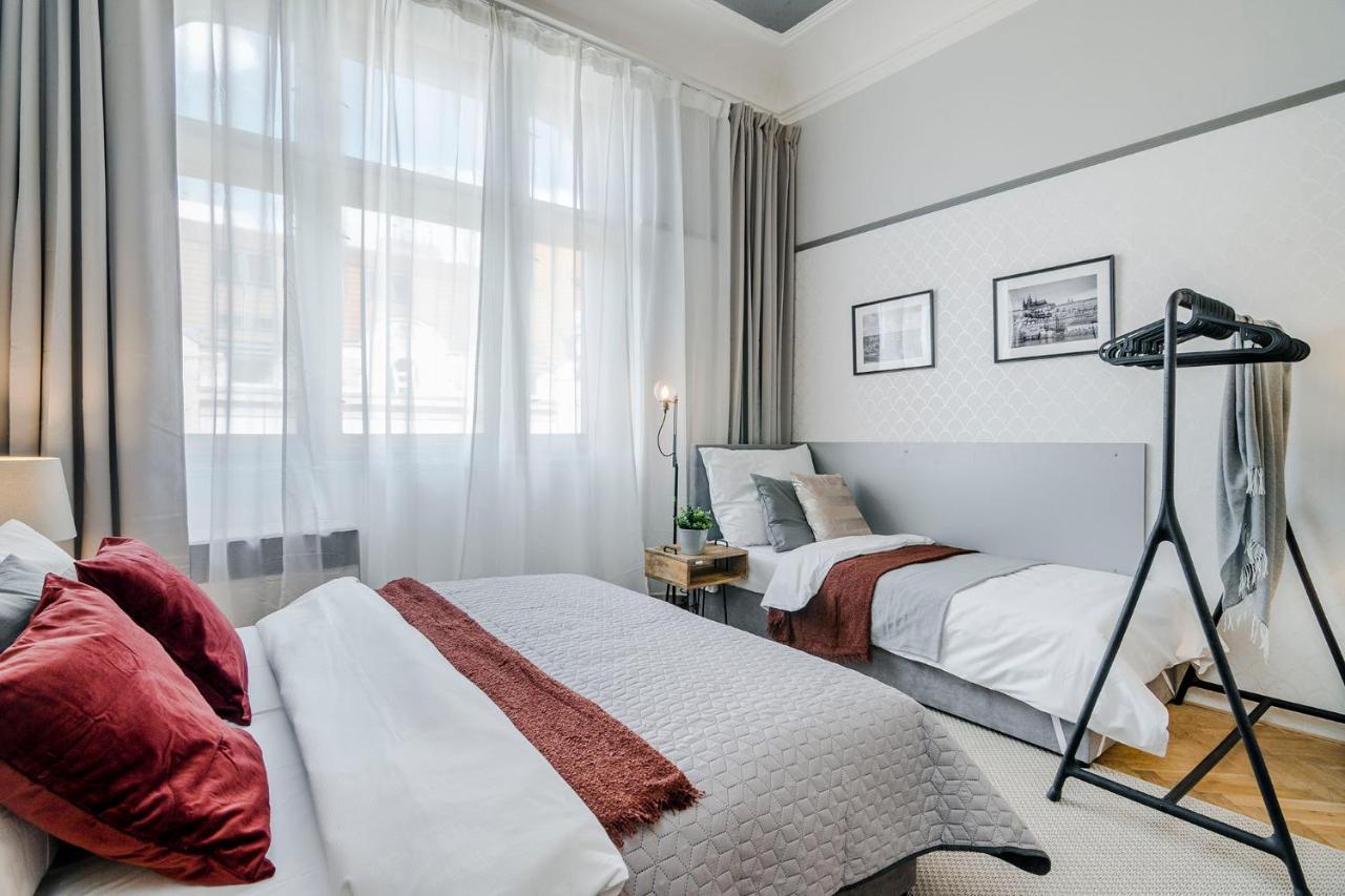 Ferienwohnung Modern&Huge APTs in Center by Michal&Friends Prag Exterior foto