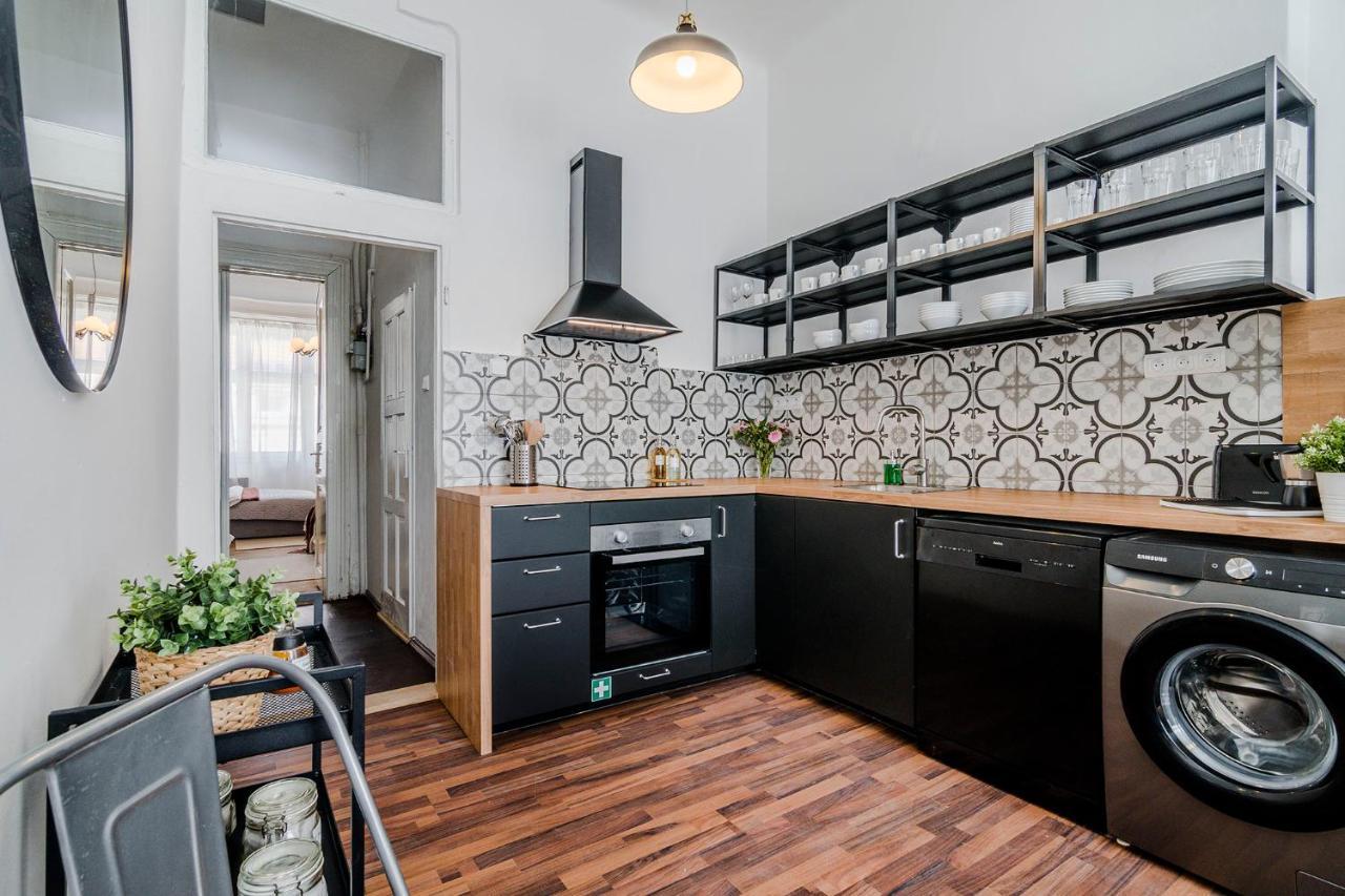 Ferienwohnung Modern&Huge APTs in Center by Michal&Friends Prag Exterior foto