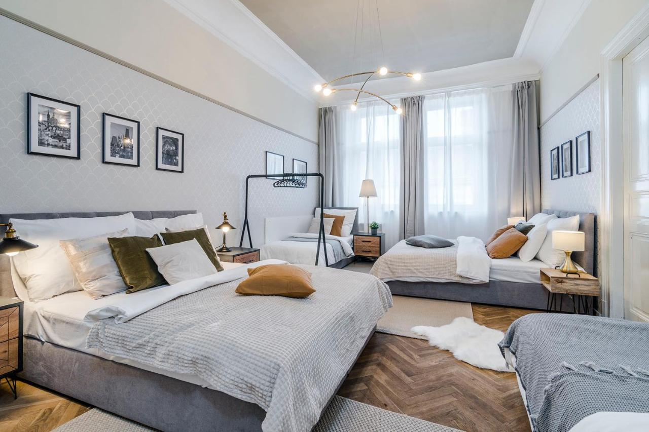 Ferienwohnung Modern&Huge APTs in Center by Michal&Friends Prag Exterior foto