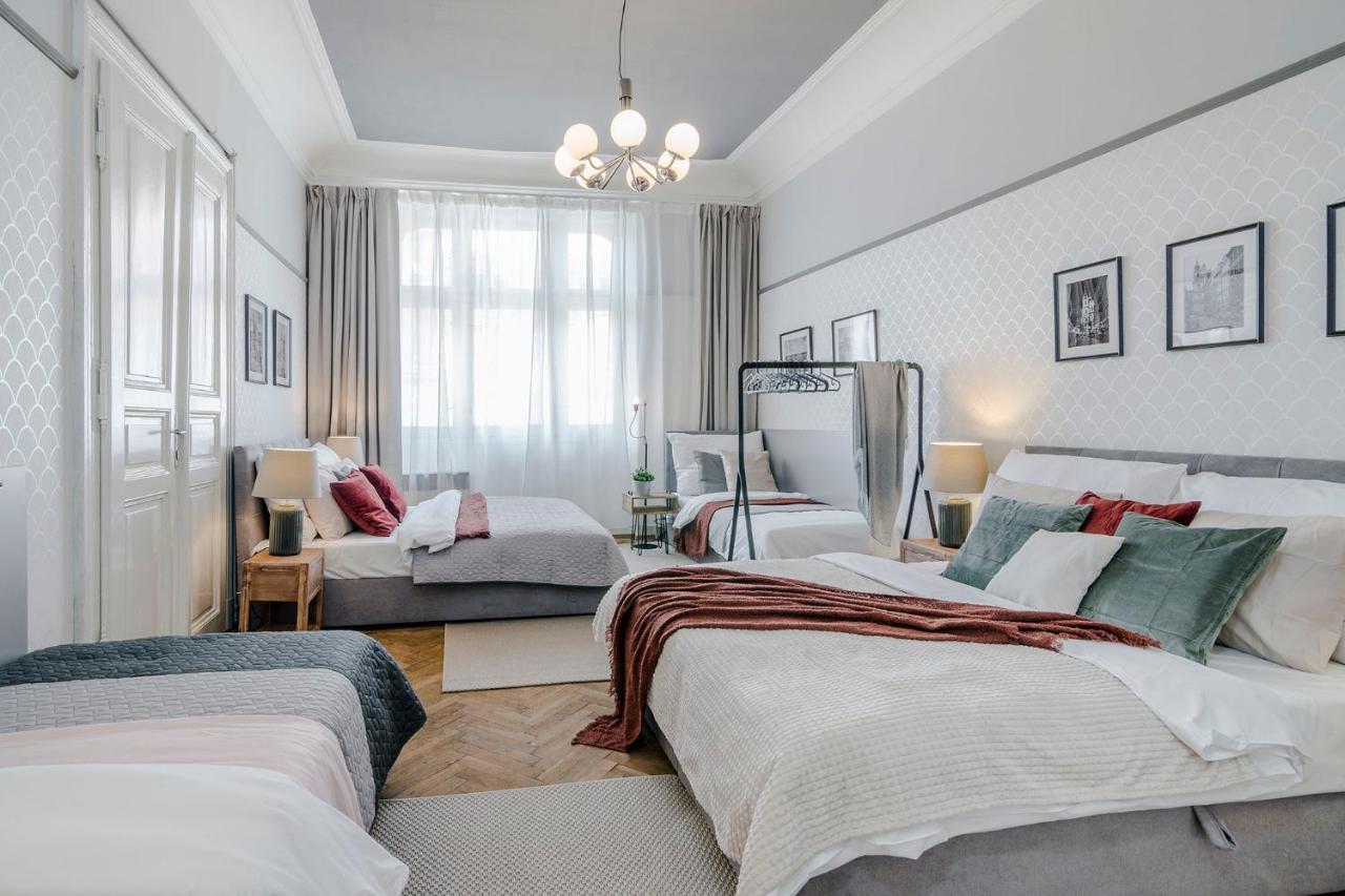 Ferienwohnung Modern&Huge APTs in Center by Michal&Friends Prag Exterior foto